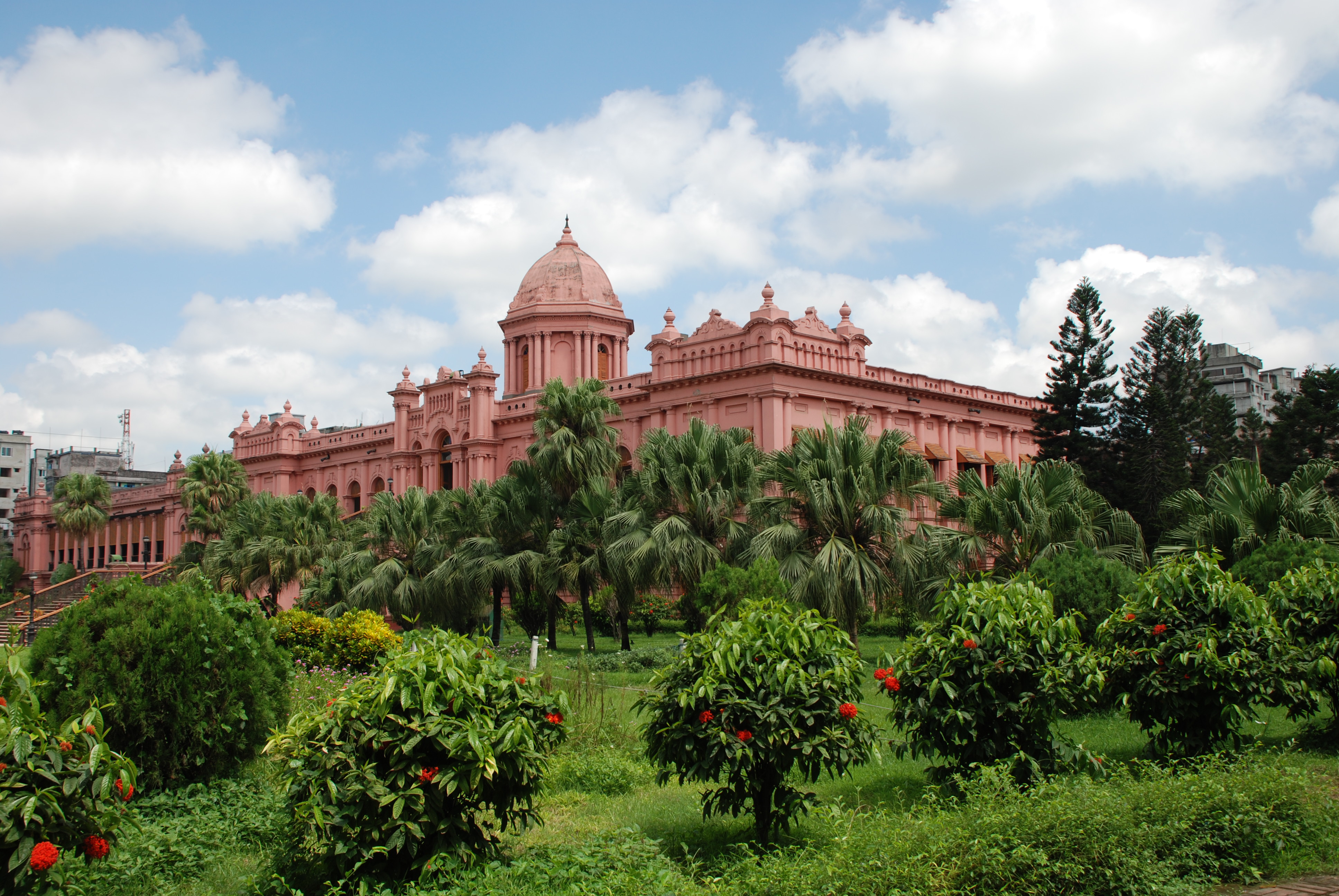 pink-palace-of-bangladesh