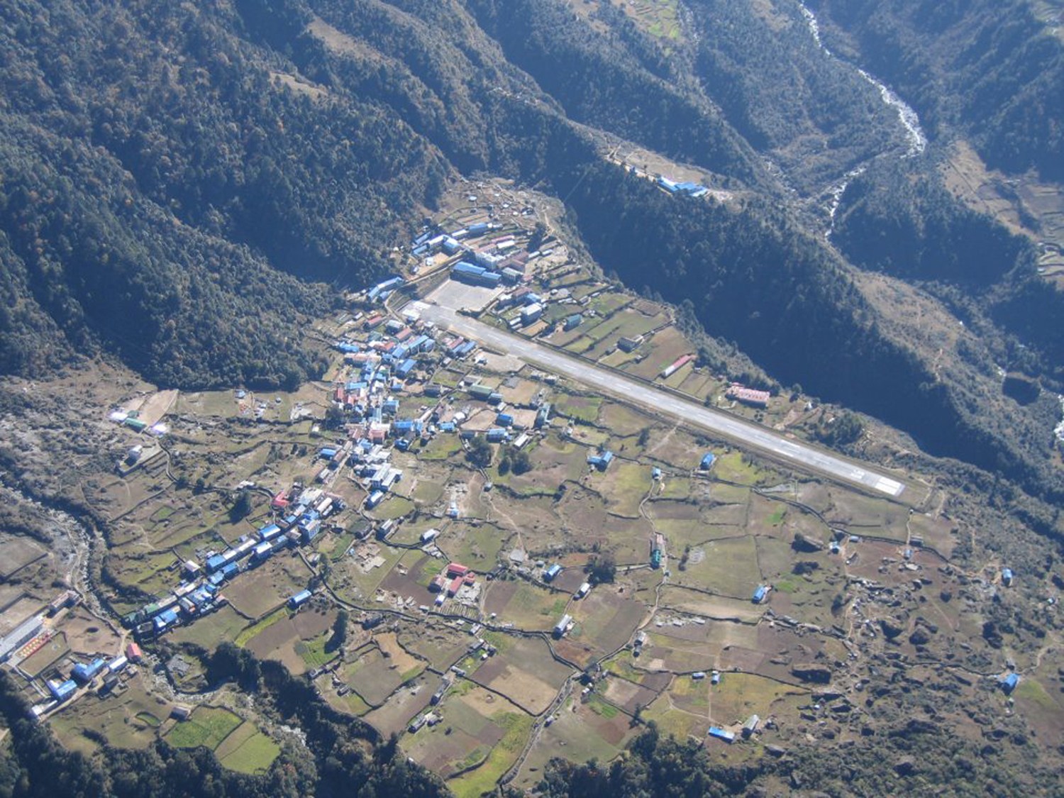 lukla-airport-the-deadliest-airport-in-the-world-omg-nepal