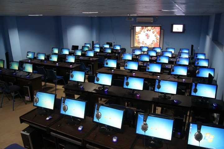 A multimedia lab at Islington College in 2011.