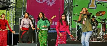 Amrit Gurung singing on stage at the 2006 World Village festival.